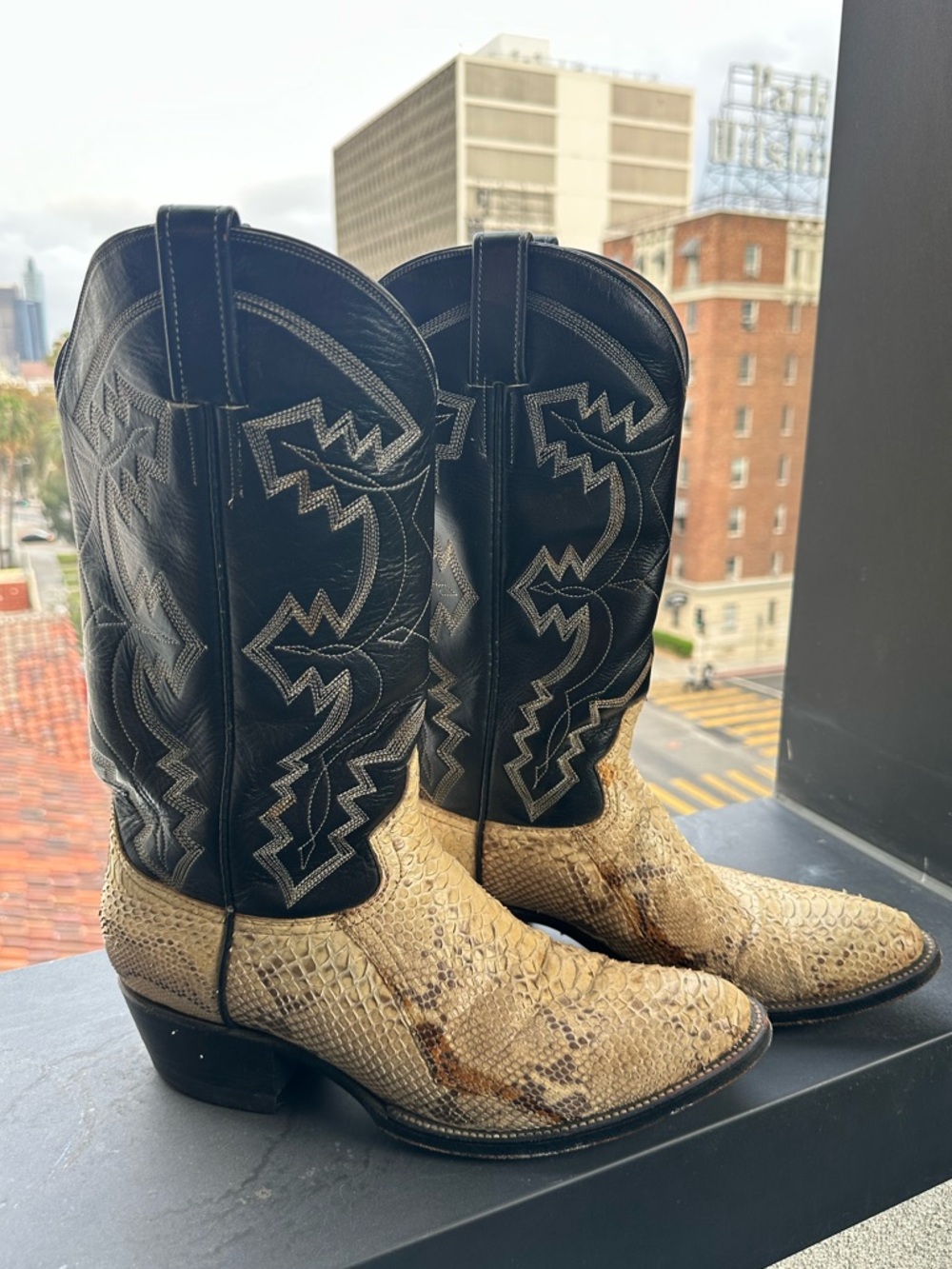 Vintage Cowtown Boots Handmade Python Snakeskin Cowboy Boots Men’s 9.5